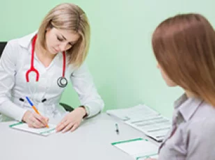 врач и пациентка